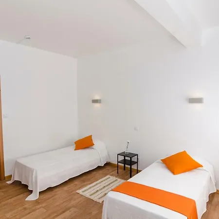 Hostel Albacor *